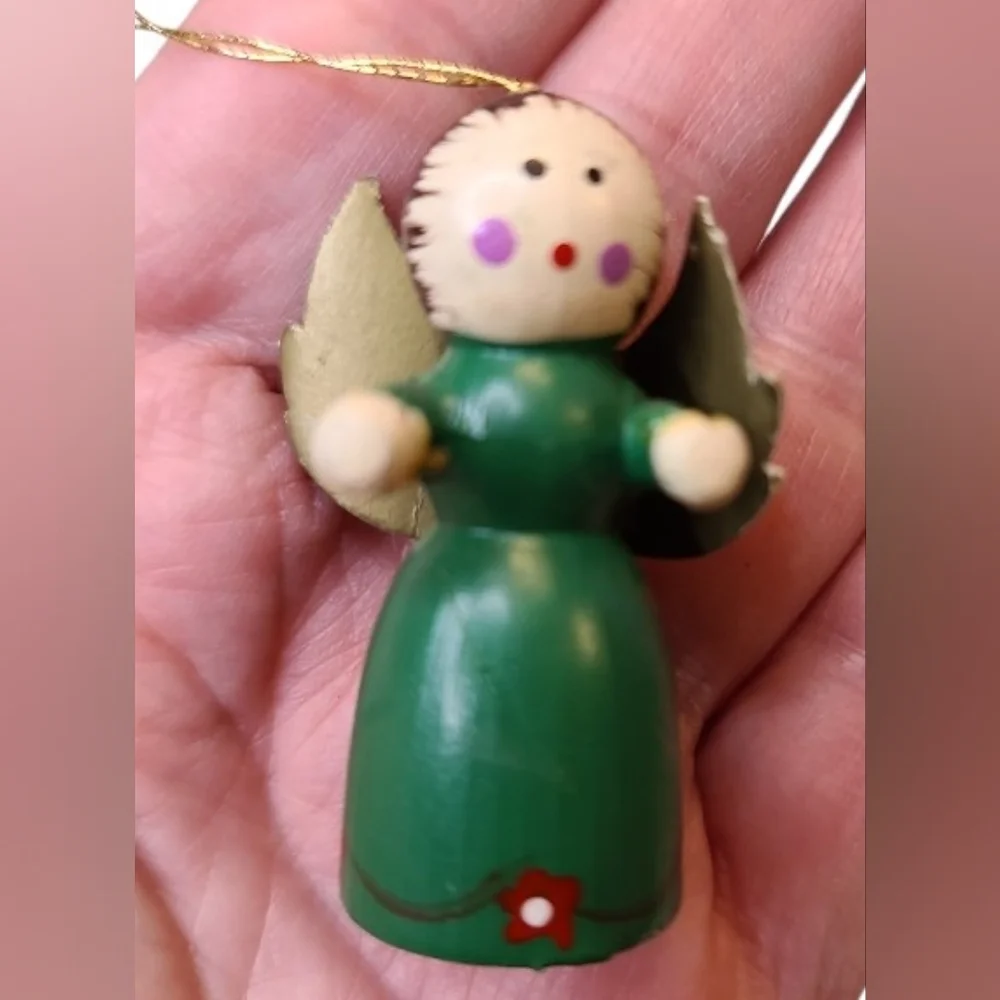 lot of 6 Vintage Wooden Christmas Ornaments 6 Angels 2.5 inches